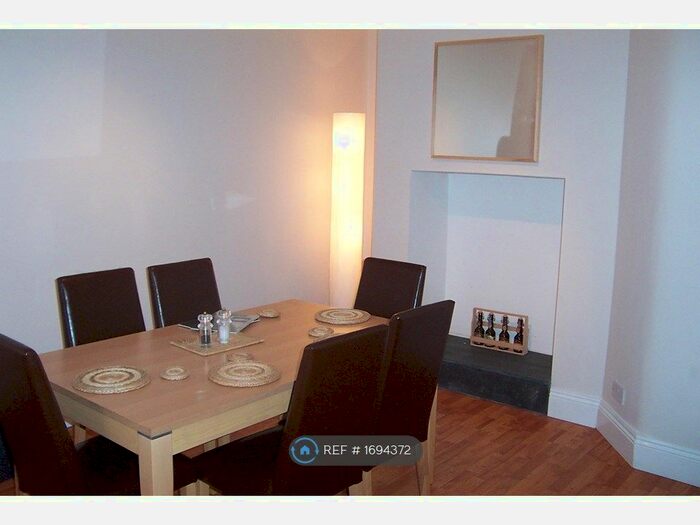 4 Bedroom Terraced House To Rent In Methley Mount, Leeds, LS7