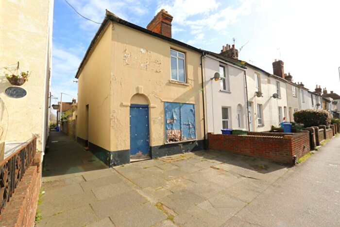 3 Bedroom End Of Terrace House For Sale In East Street, Faversham, ME13
