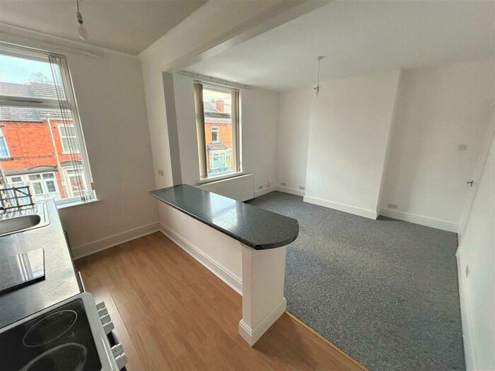 1 Bedroom Flat To Rent In Farm Road, Oldbury, West Midlands, B68