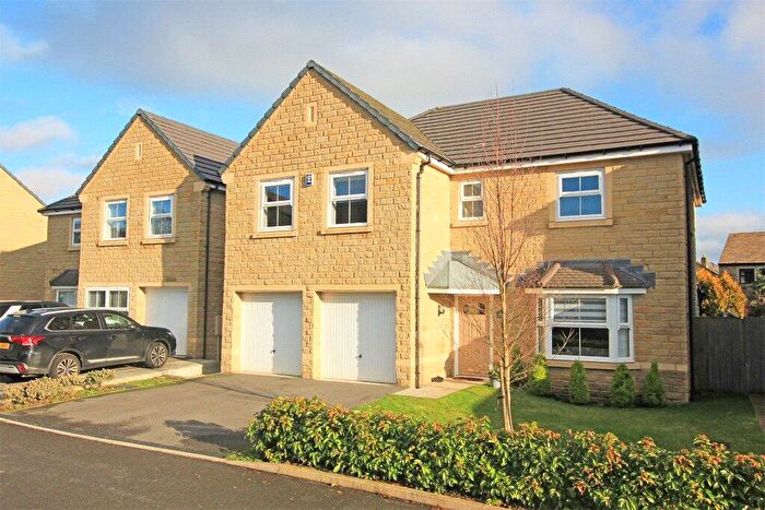 5 Bedroom Detached House For Sale In Close House Road, Skipton, BD23