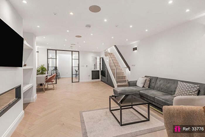 2 Bedroom Flat For Sale In Princedale Road, London, W11