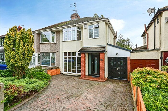 3 Bedroom Semi-Detached House For Sale In Rosslyn Avenue, Maghull, Merseyside, L31