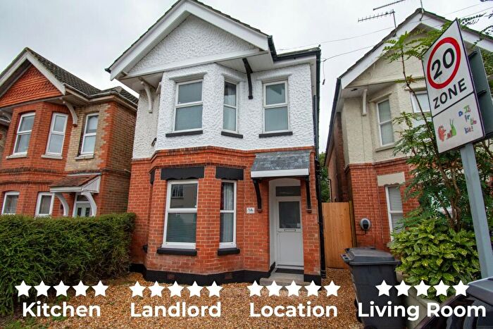 4 Bedroom Detached House To Rent In Double Bed Student House On Hankinson Road, BH9