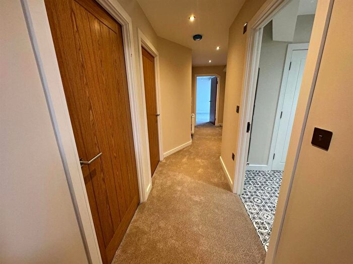 2 Bedroom Property To Rent In High Street, Walsall, WS1