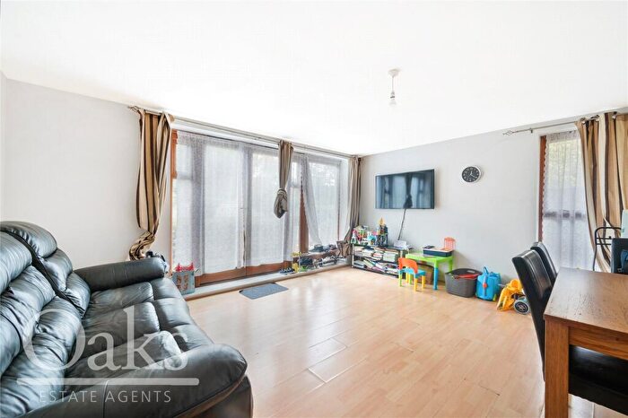 2 Bedroom Apartment For Sale In Harry Close, Croydon, CR0