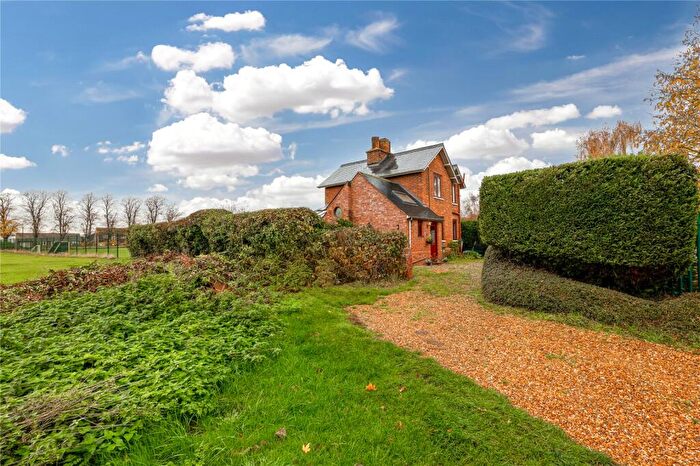 3 Bedroom Detached House For Sale In Caldecote Green, Upper Caldecote, Bedfordshire, SG18