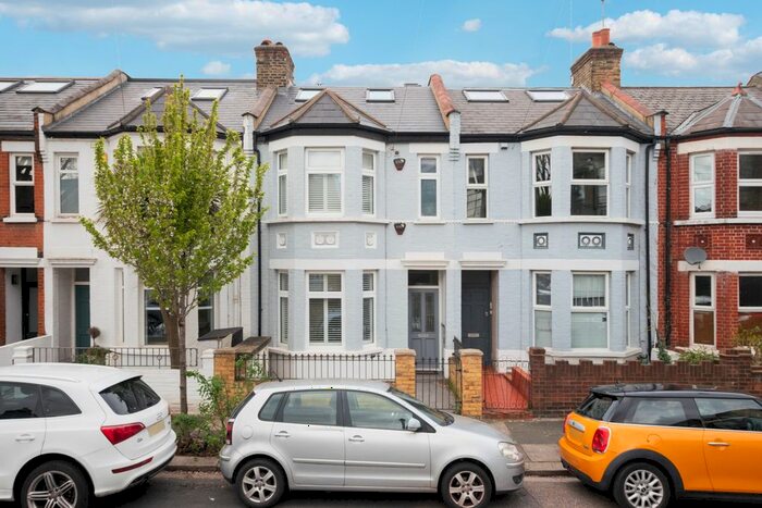 2 Bedroom Flat To Rent In Seymour Road, Chiswick Park, W4