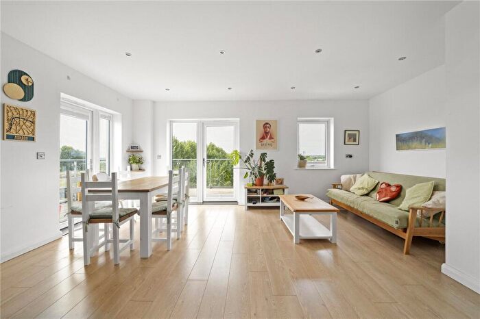 3 Bedroom Flat For Sale In Thornbury Way, Walthamstow, London, E17