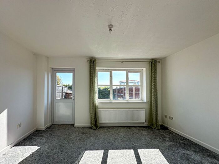 2 Bedroom End Of Terrace House To Rent In Potterton Close, Bridgwater, TA6