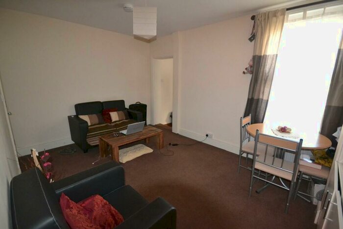 1 Bedroom Flat To Rent In Blenheim Road, Reading, RG1