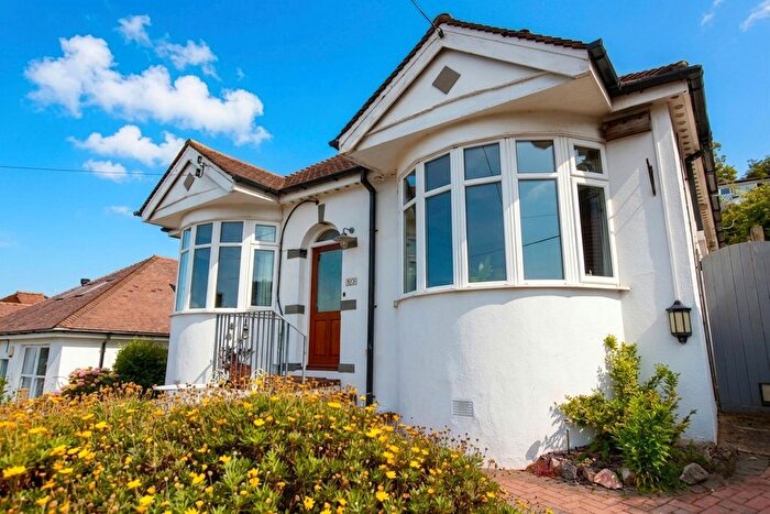 4 Bedroom Bungalow For Sale In Buckeridge Road, Teignmouth, TQ14