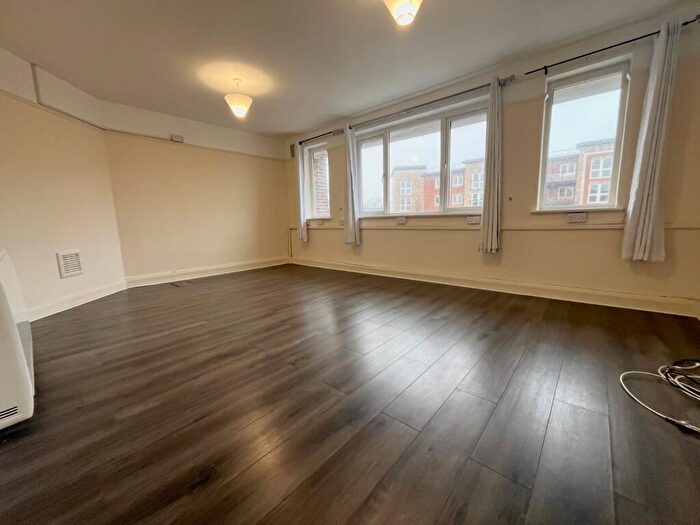 1 Bedroom Flat To Rent In Stratford Road, Shirley, Solihull, West Midlands, B90