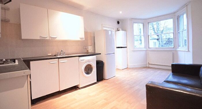 4 Bedroom Flat To Rent In Newick Road, London, E5