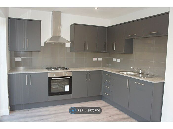 4 Bedroom Semi-Detached House To Rent In Ashlawn Road, Rugby, CV22