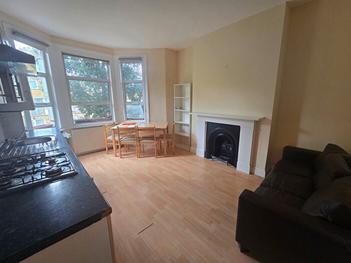 1 Bedroom Flat To Rent In Brixton Water Lane, London, SW2