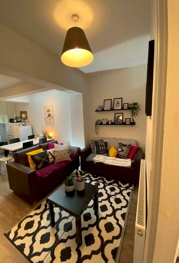 4 Bedroom House To Rent In Heeley Road, B29