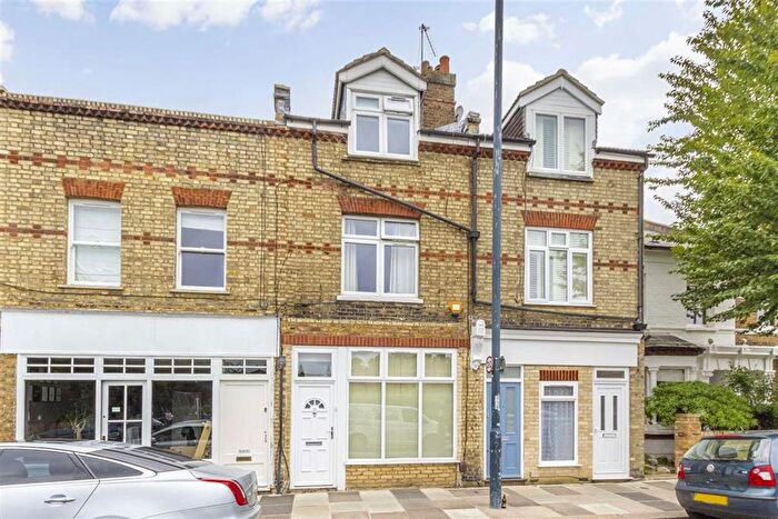 1 Bedroom Flat To Rent In Latimer Road, Teddington, TW11
