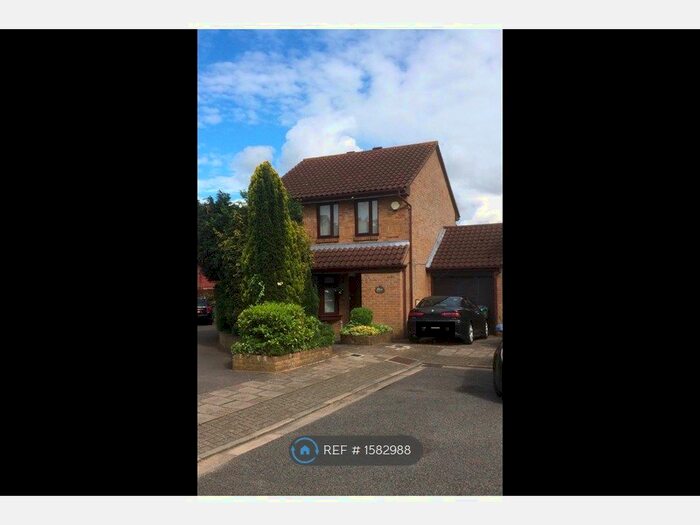 3 Bedroom Detached House To Rent In Ministry Way, London, SE9