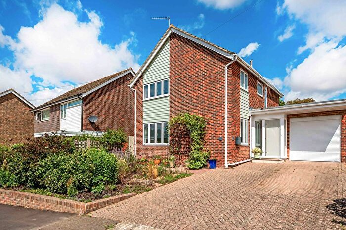 3 Bedroom Detached House For Sale In Worcester Road, Chichester, PO19