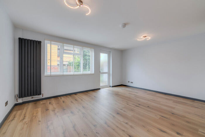 3 Bedroom Terraced House To Rent In Sark Walk, West Beckton, E16