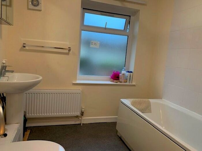 1 Bedroom Flat To Rent In Pauling Road, Oxford, OX3