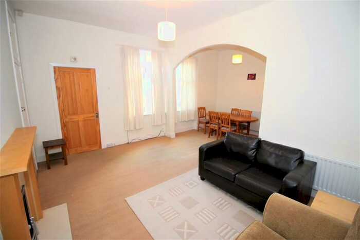 2 Bedroom Flat To Rent In Ashfield Road, Gosforth, Newcastle Upon Tyne, NE3