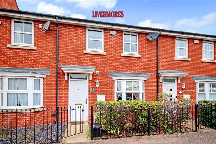 3 Bedroom Terraced House To Rent In Pinewood Place, Dartford, Kent, DA2