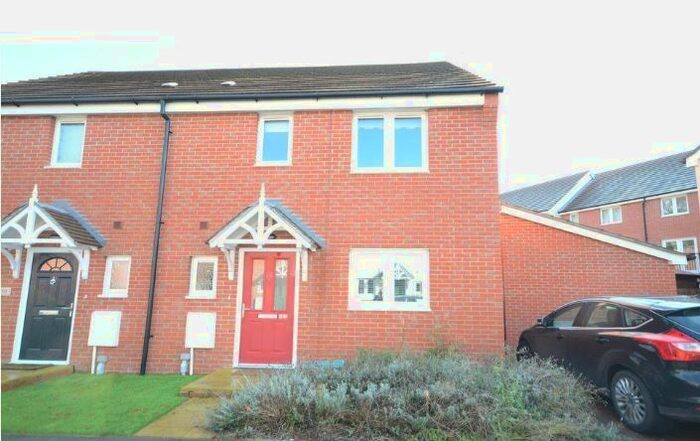 3 Bedroom Semi-Detached House To Rent In Skippetts Gardens, Basingstoke, Hampshire, RG21