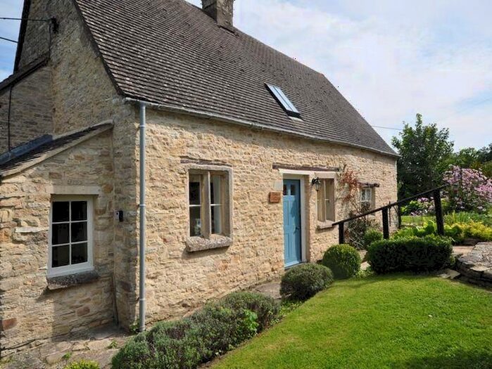 2 Bedroom Cottage To Rent In Middle Chedworth, Chedworth, Cheltenham, GL54