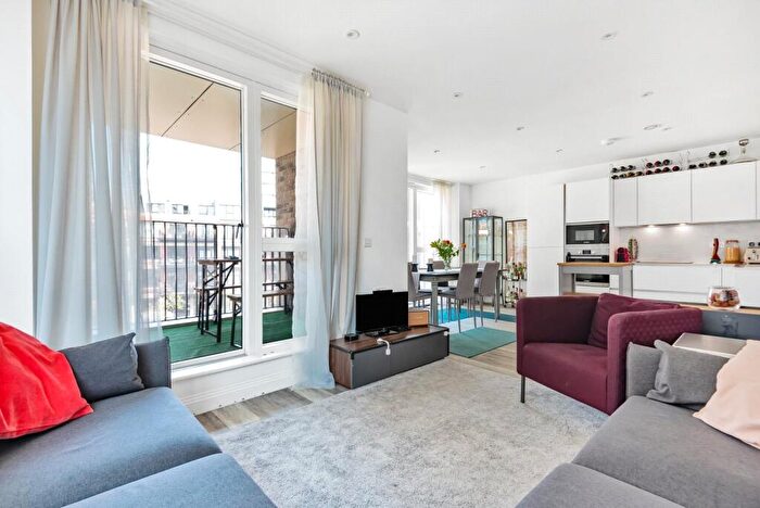 2 Bedroom Apartment For Sale In Scena Way, London, SE5