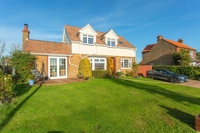 4 Bedroom Detached House To Rent In Monkshill Road, Hernhill, Faversham, Kent, ME13