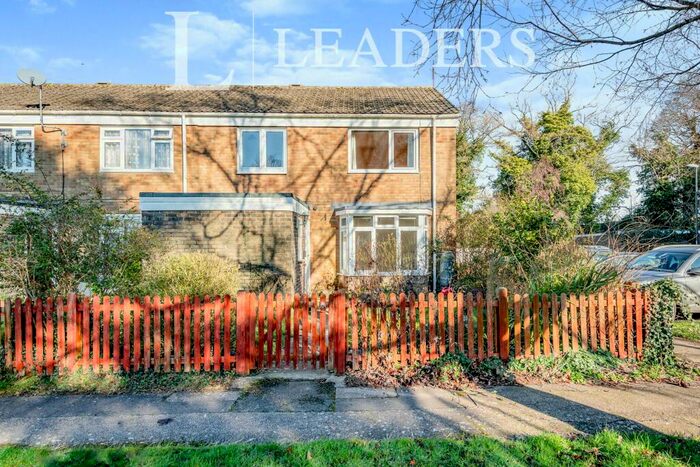 3 Bedroom End Of Terrace House To Rent In Burwash Road, RH10