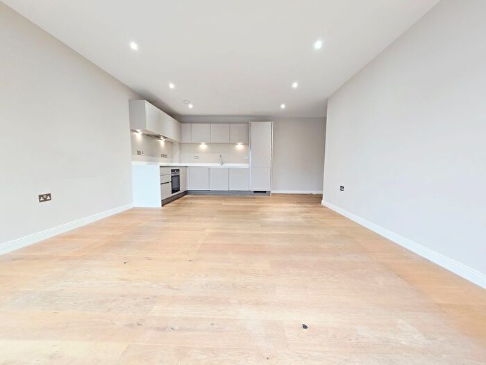2 Bedroom Flat To Rent In East Barnet Road, Barnet, EN4