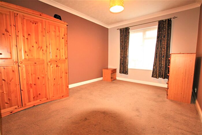1 Bedroom Flat For Sale In Courtlands, Maidenhead, SL6