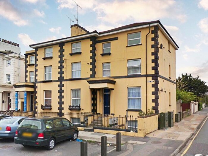 Studio To Rent In Pier Road, Northfleet, Gravesend, Kent, DA11