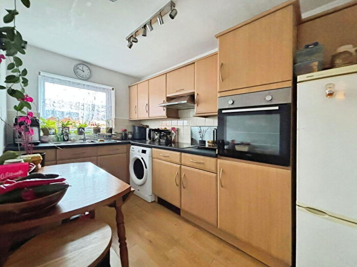 1 Bedroom Flat For Sale In Nightingale Way, Swanley, BR8