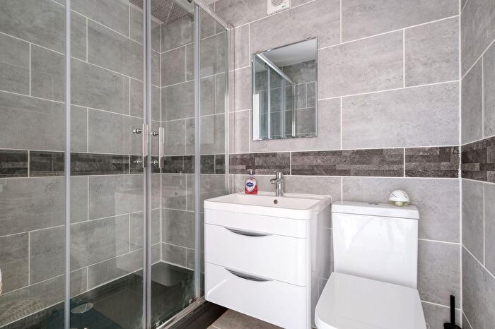 5 Bedroom Detached House For Sale In Low Fold Close, Worcester, WR2