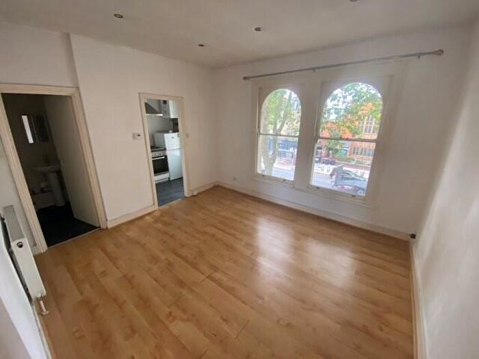 1 Bedroom Flat To Rent In Lauriston Road, London, E9