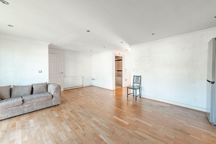 2 Bedroom Flat To Rent In Walton Avenue, Harrow, HA2