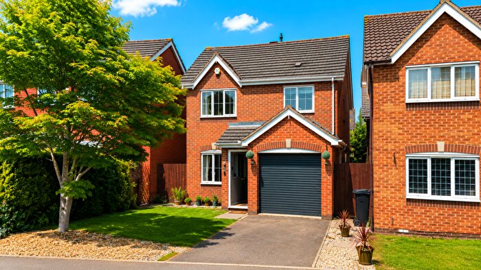 3 Bedroom Semi-Detached House For Sale In Parham Close, Leicester, LE3