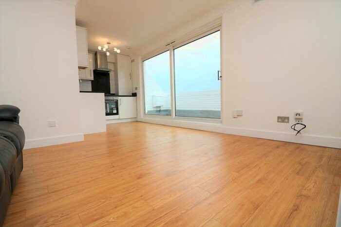 2 Bedroom Maisonette To Rent In Dartmouth Park Hill, London, N19