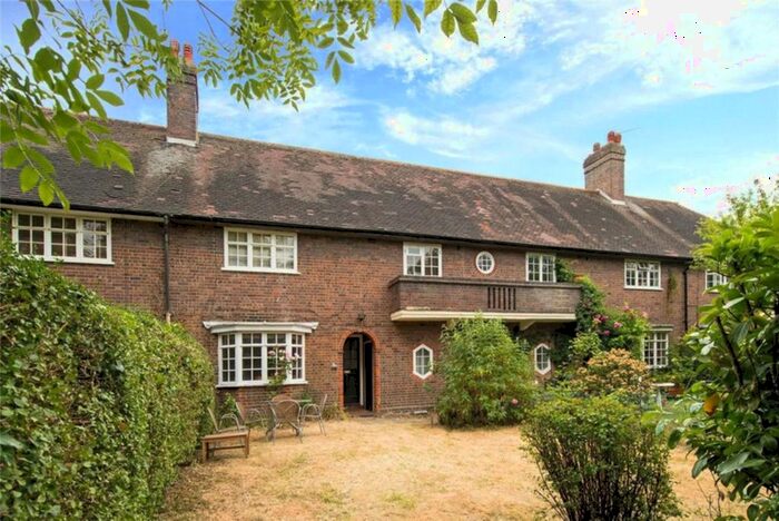 1 Bedroom Cottage To Rent In Neale Close, London, N2