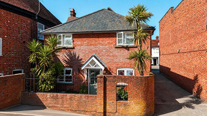 2 Bedroom Detached House For Sale In The George Mews, Ringwood, BH24