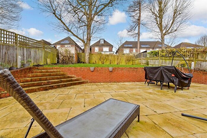 4 Bedroom Detached House For Sale In Bankside, Epsom, Surrey, KT17