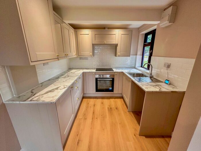 2 Bedroom Semi-Detached Bungalow To Rent In Maple Close, Lincoln, LN5