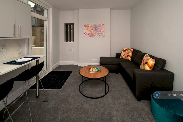 1 Bedroom Flat To Rent In New Station Road, Bristol, BS16