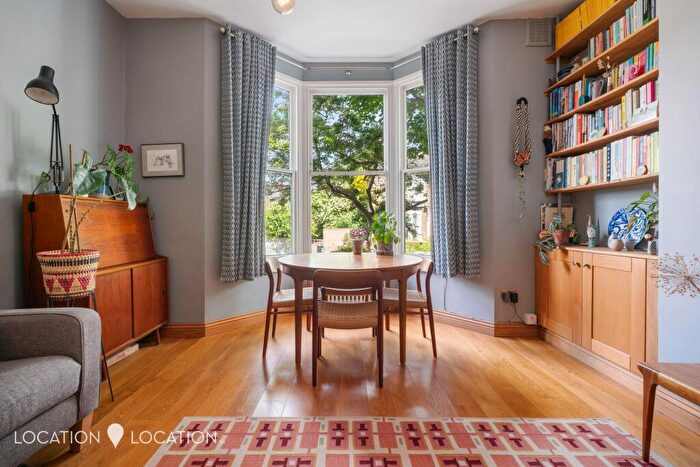 1 Bedroom Flat To Rent In Maury Road, London, N16