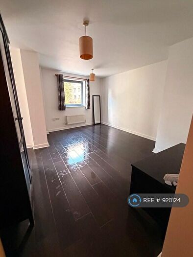 2 Bedroom Flat To Rent In Runnel Court, Barking, IG11