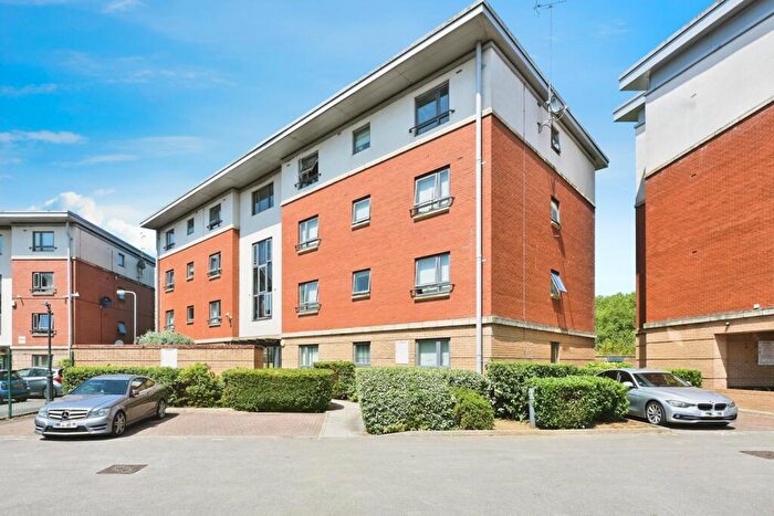 2 Bedroom Flat For Sale In West Cotton Close, Northampton, Northamptonshire, NN4