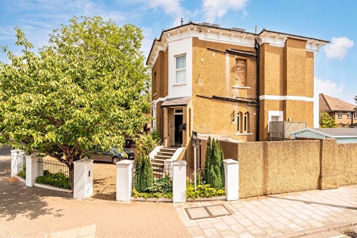 2 Bedroom Flat To Rent In Thornbury Road, Isleworth, TW7